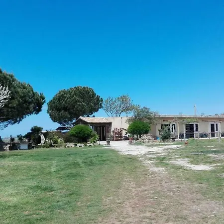 In Affitto Con Veranda E Parcheggio בית הארחה *